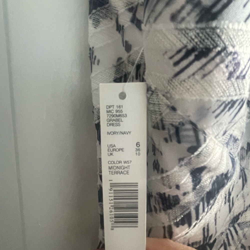 Antonio Melani dress with a cute small cutout in the back . ivory and navy. - Picture 4 of 4